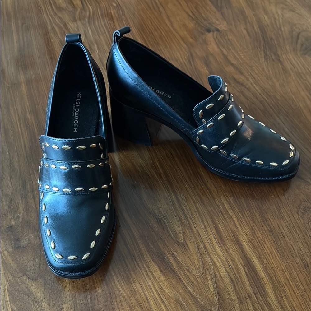 Kelsi Dagger Size 9. NWOT Black loafer heels with gold stud accents.